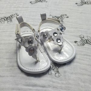 🩴5/$15🩴White Floral Sandals